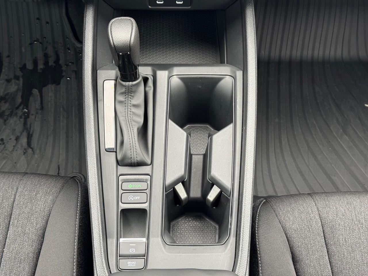 Honda Accord Sedan Vehicle Full-screen Gallery Image 16