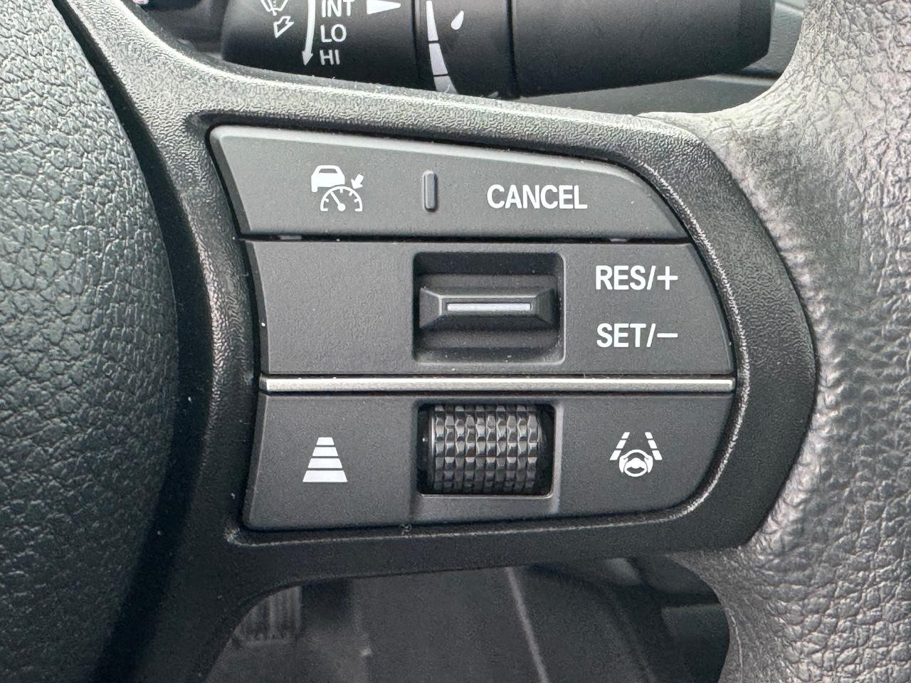 Honda Accord Sedan Vehicle Full-screen Gallery Image 23