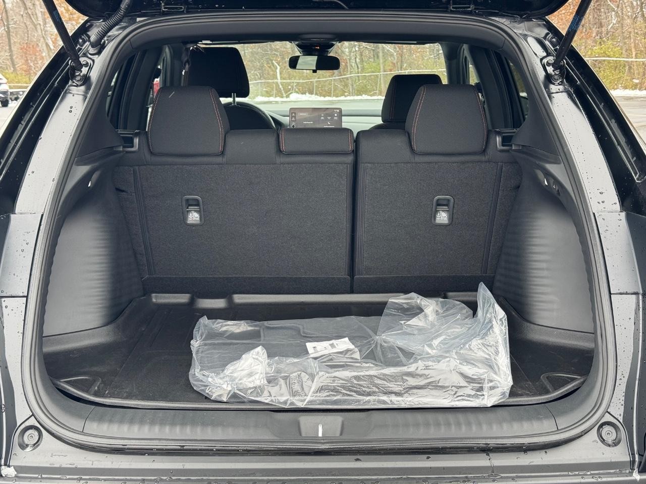 Honda HR-V Vehicle Full-screen Gallery Image 04