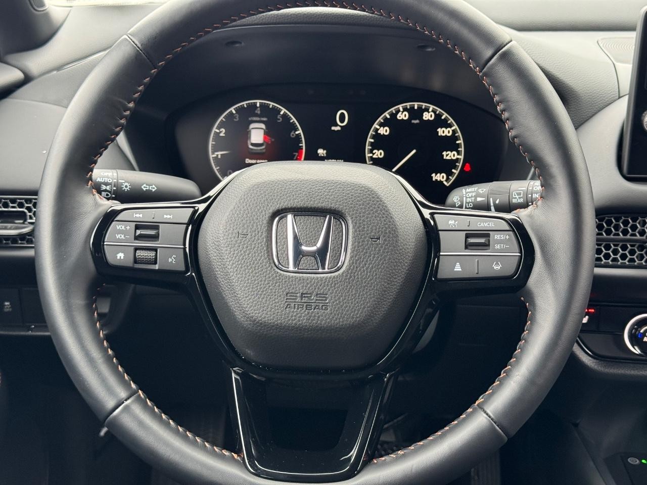 Honda HR-V Vehicle Full-screen Gallery Image 12