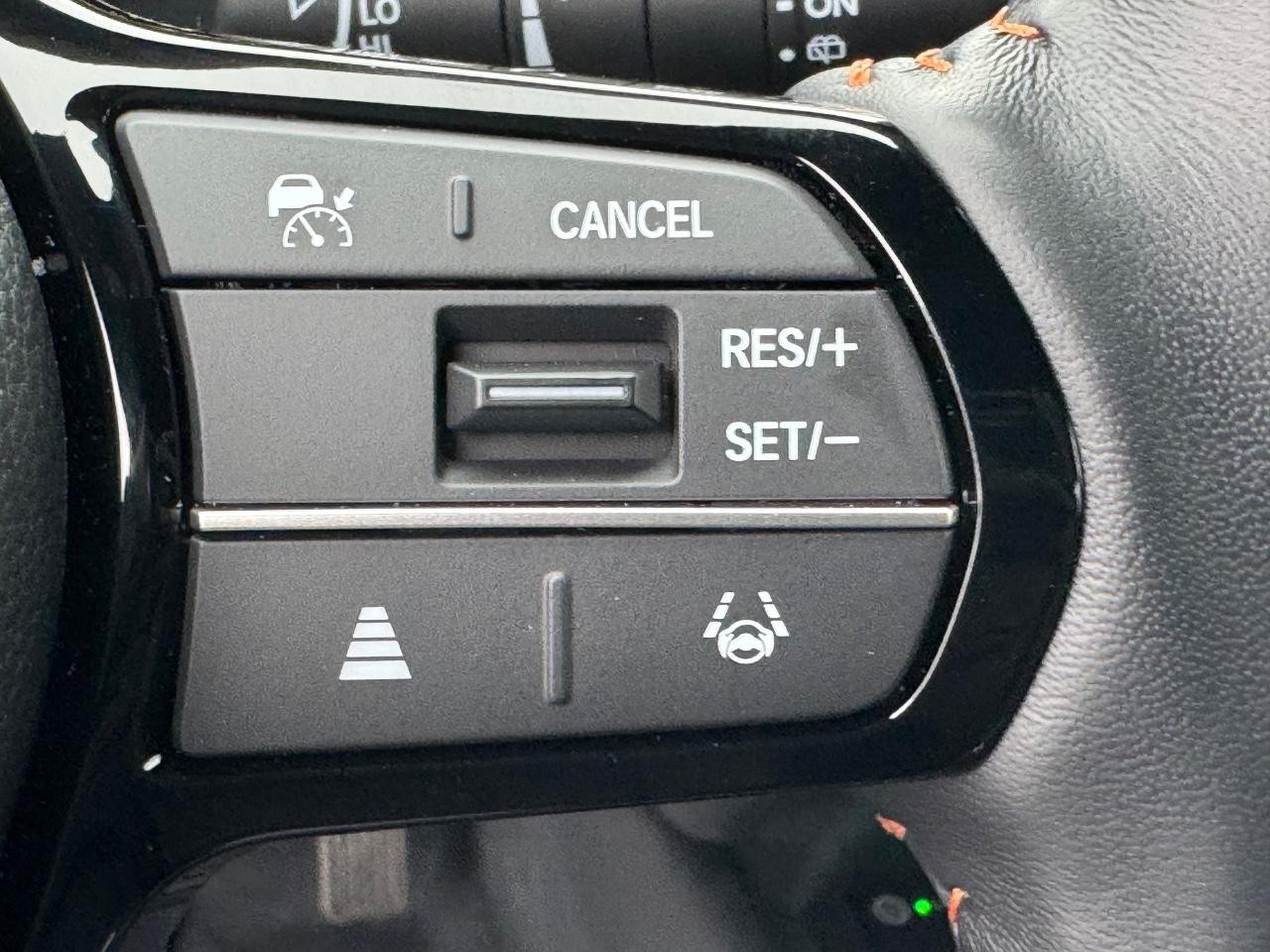 Honda HR-V Vehicle Full-screen Gallery Image 21