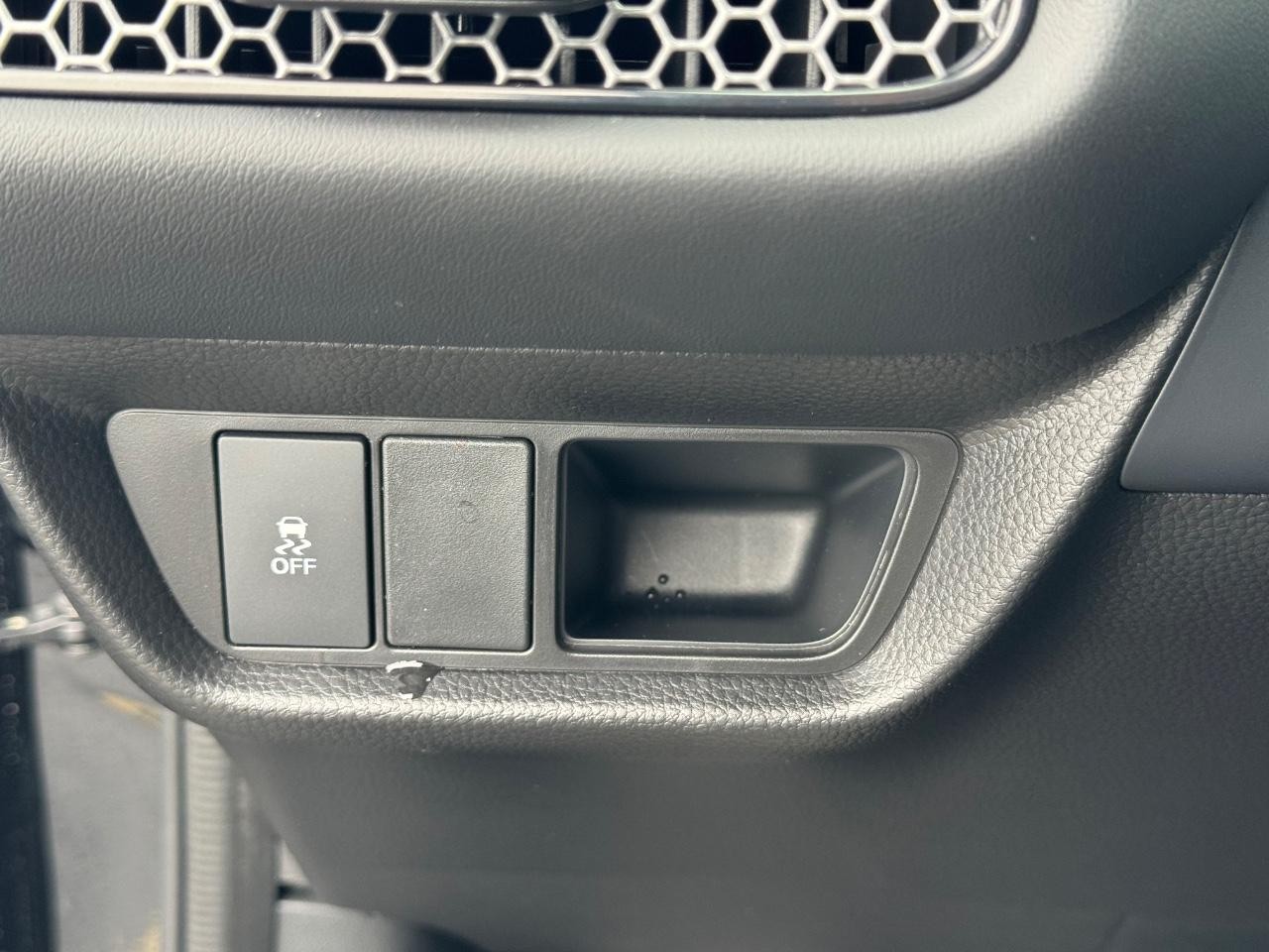 Honda HR-V Vehicle Full-screen Gallery Image 22