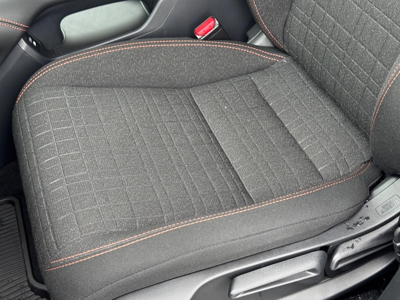 Honda HR-V Vehicle Full-screen Gallery Image 25