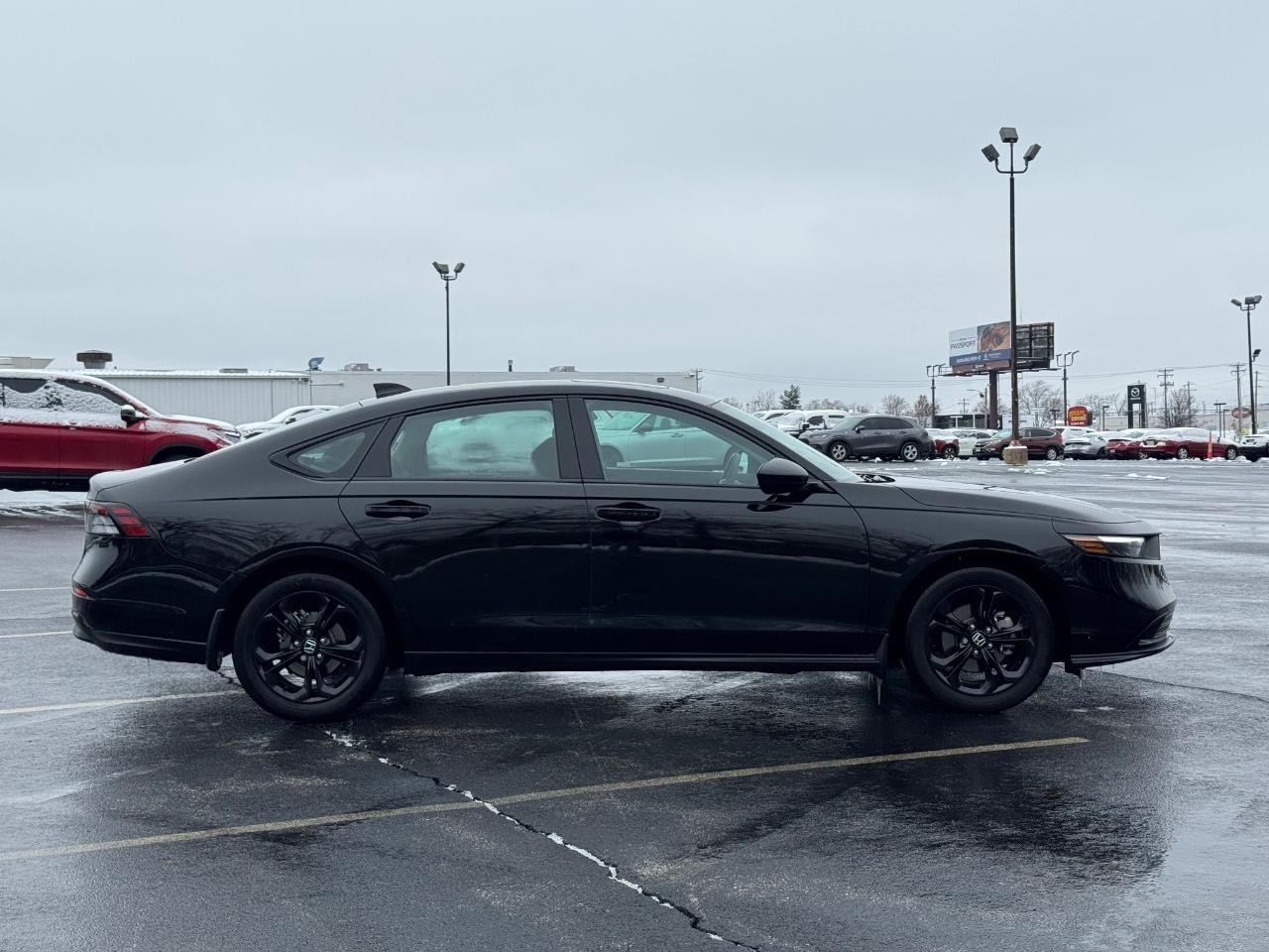 Honda Accord Sedan Vehicle Full-screen Gallery Image 02