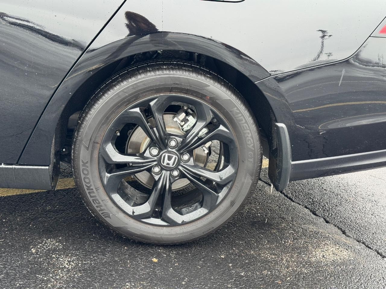 Honda Accord Sedan Vehicle Full-screen Gallery Image 07