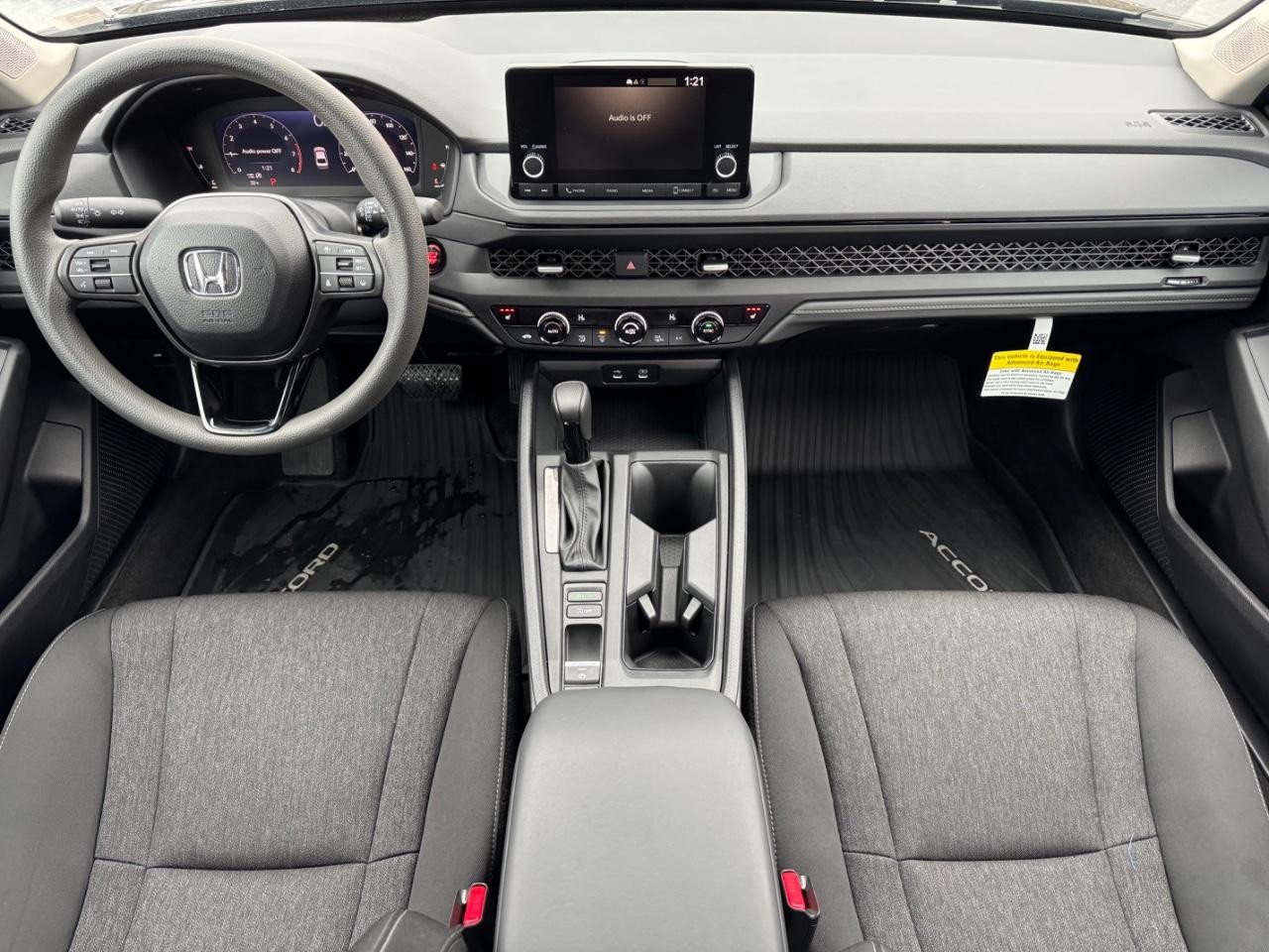 Honda Accord Sedan Vehicle Full-screen Gallery Image 11