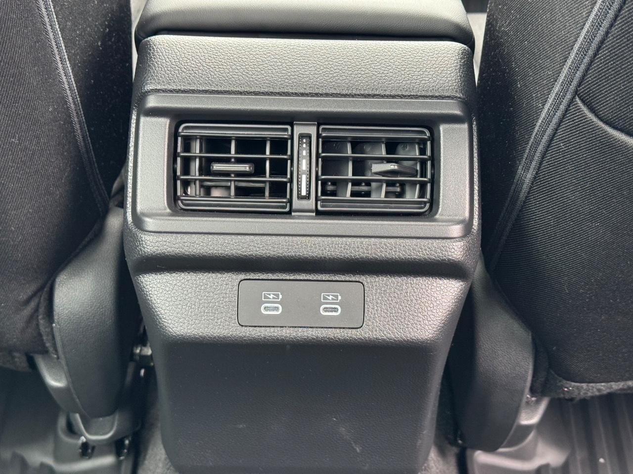 Honda Accord Sedan Vehicle Full-screen Gallery Image 16