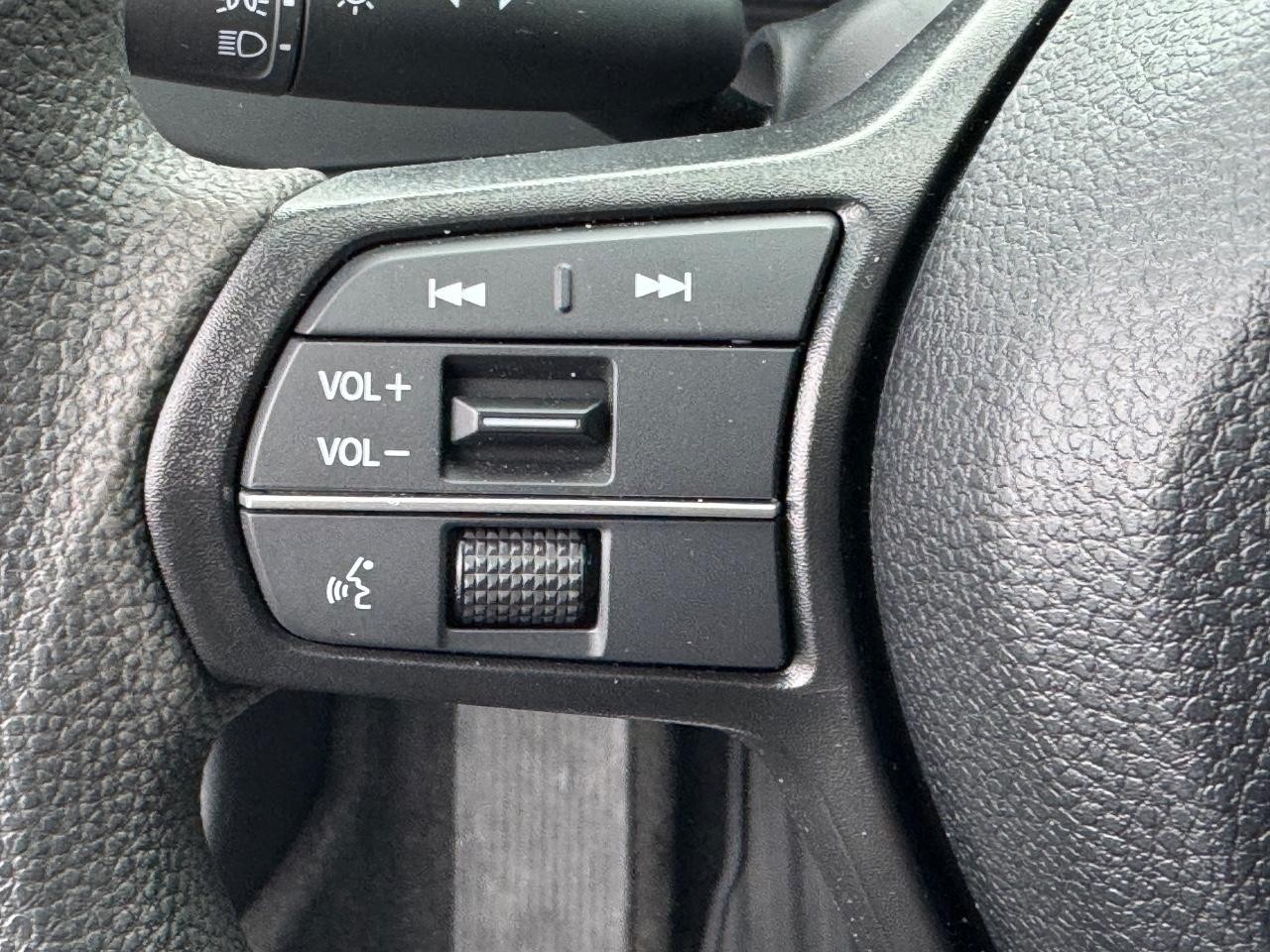 Honda Accord Sedan Vehicle Full-screen Gallery Image 21