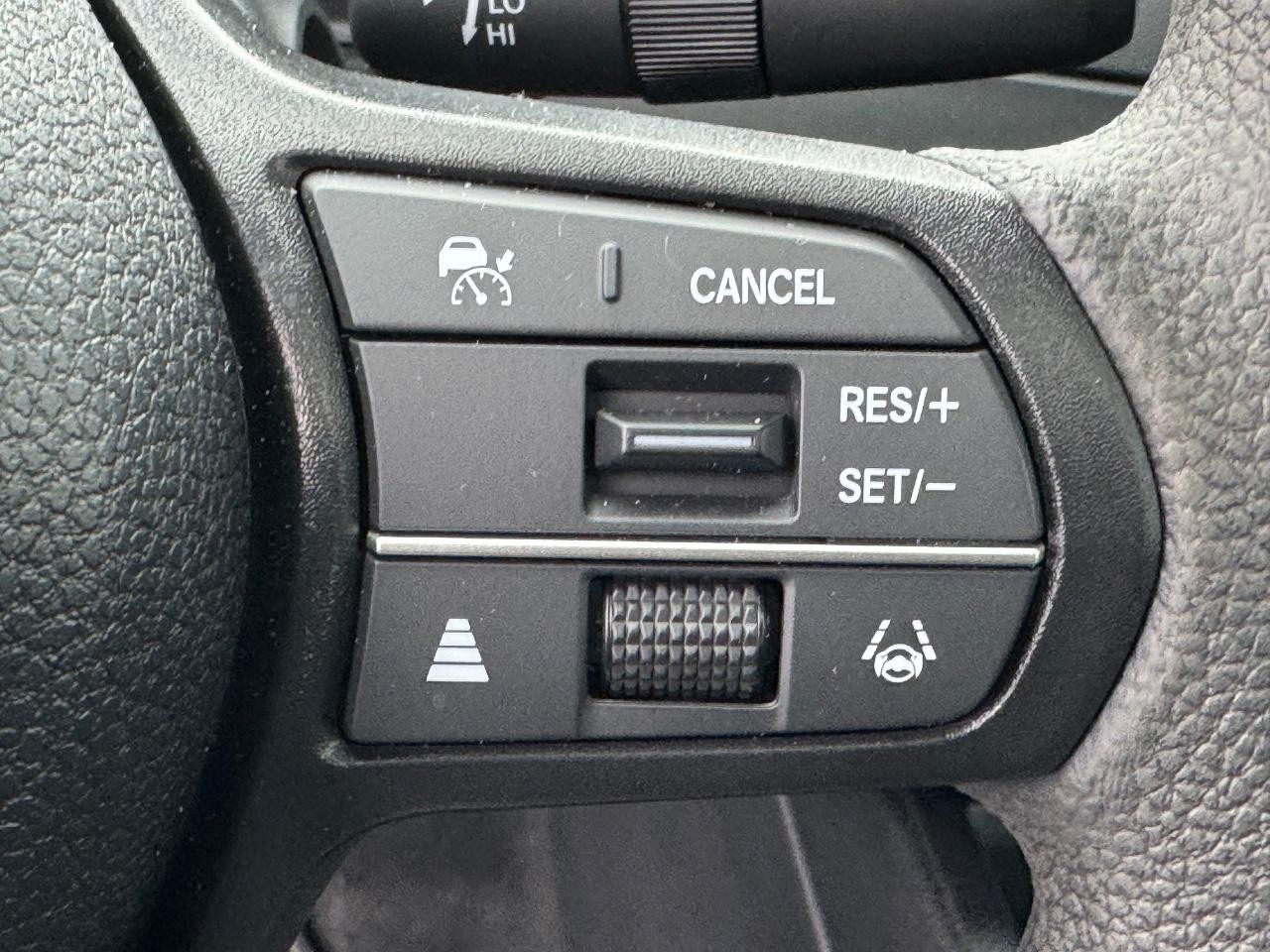 Honda Accord Sedan Vehicle Full-screen Gallery Image 22