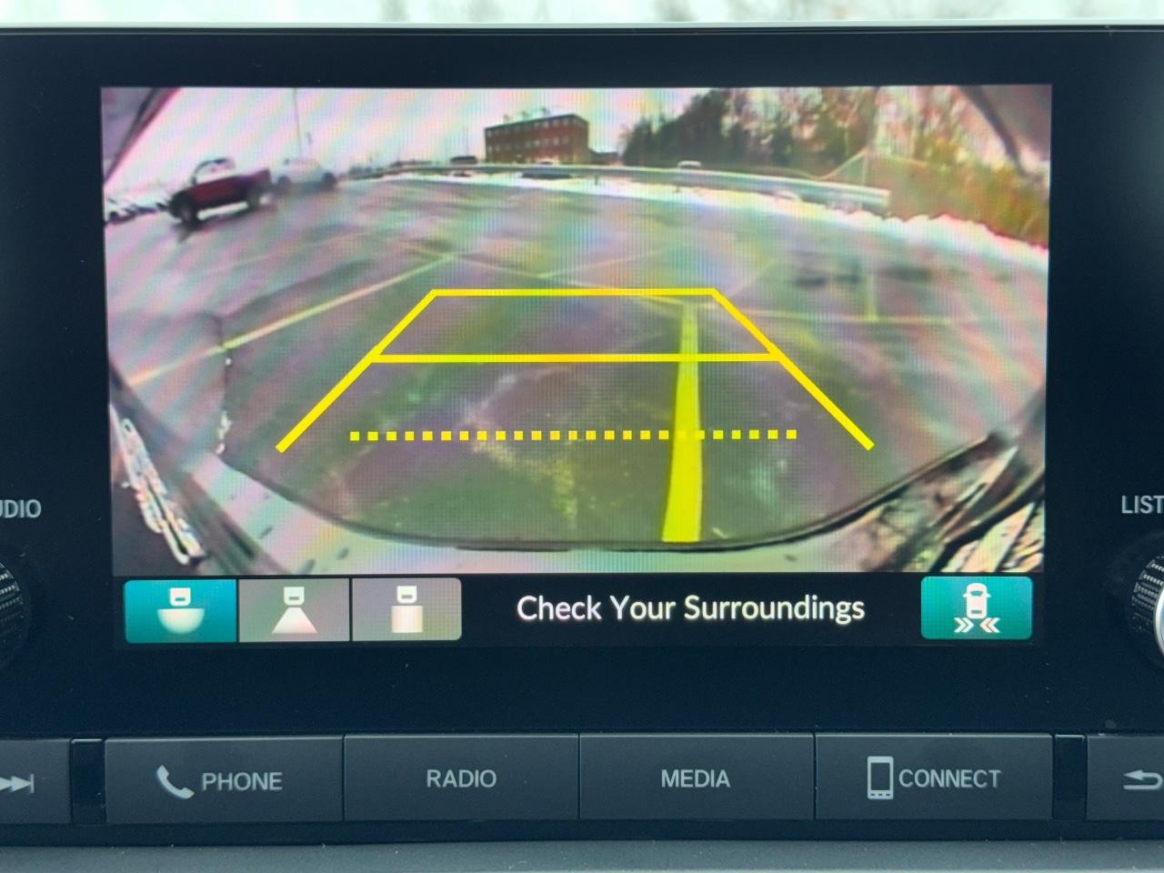 Honda Accord Sedan Vehicle Full-screen Gallery Image 23