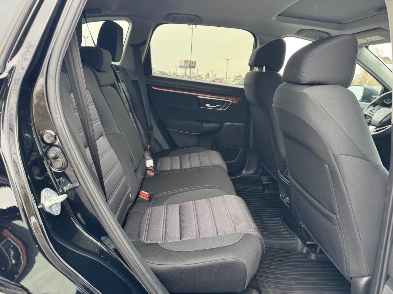 Honda CR-V Vehicle Full-screen Gallery Image 10