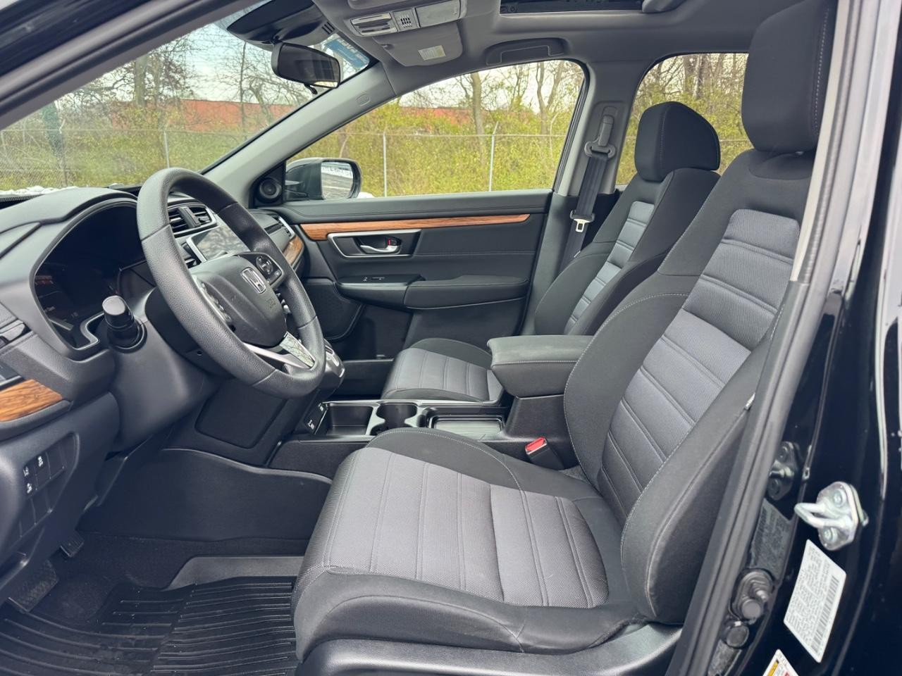 Honda CR-V Vehicle Full-screen Gallery Image 17