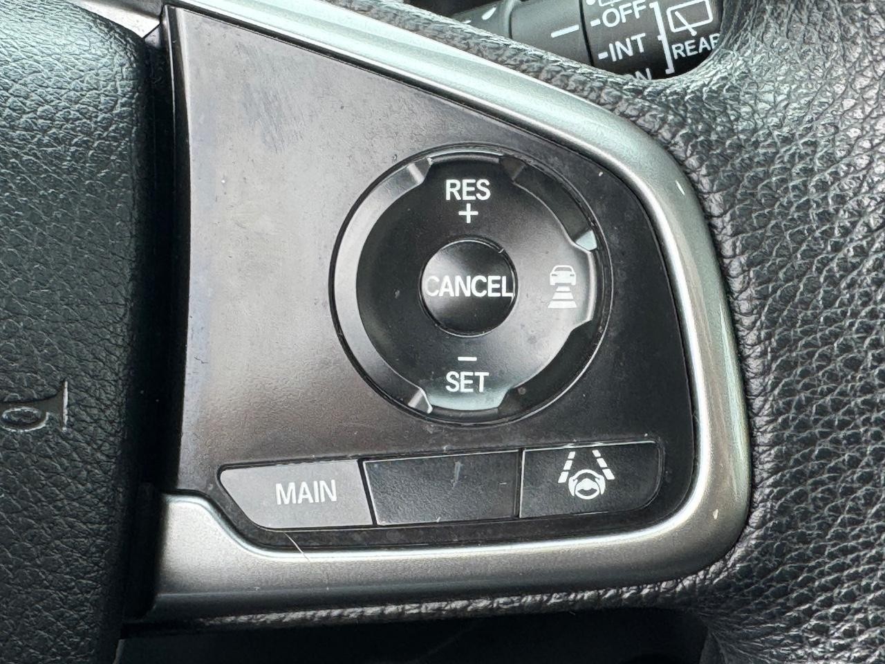 Honda CR-V Vehicle Full-screen Gallery Image 21