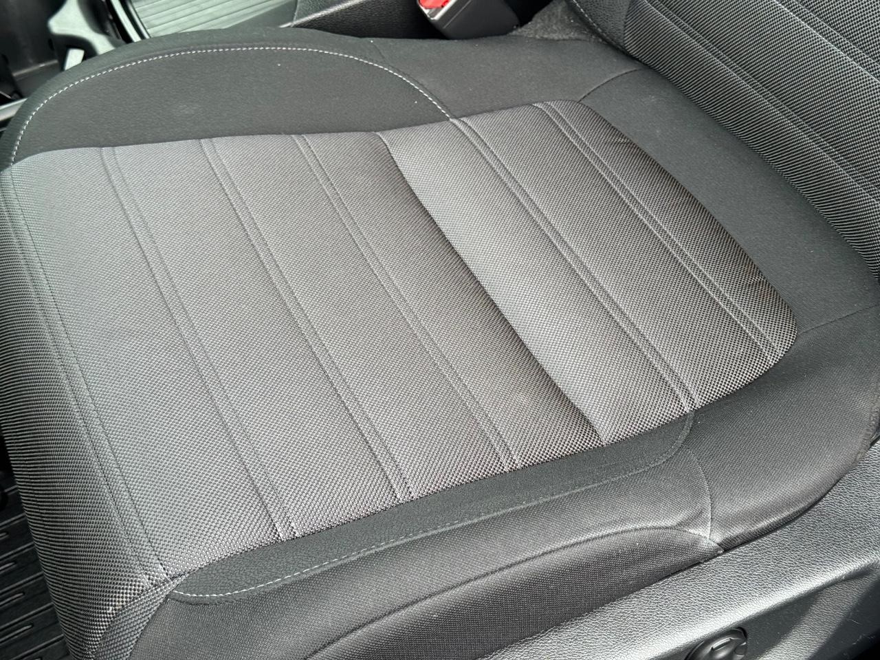 Honda CR-V Vehicle Full-screen Gallery Image 25