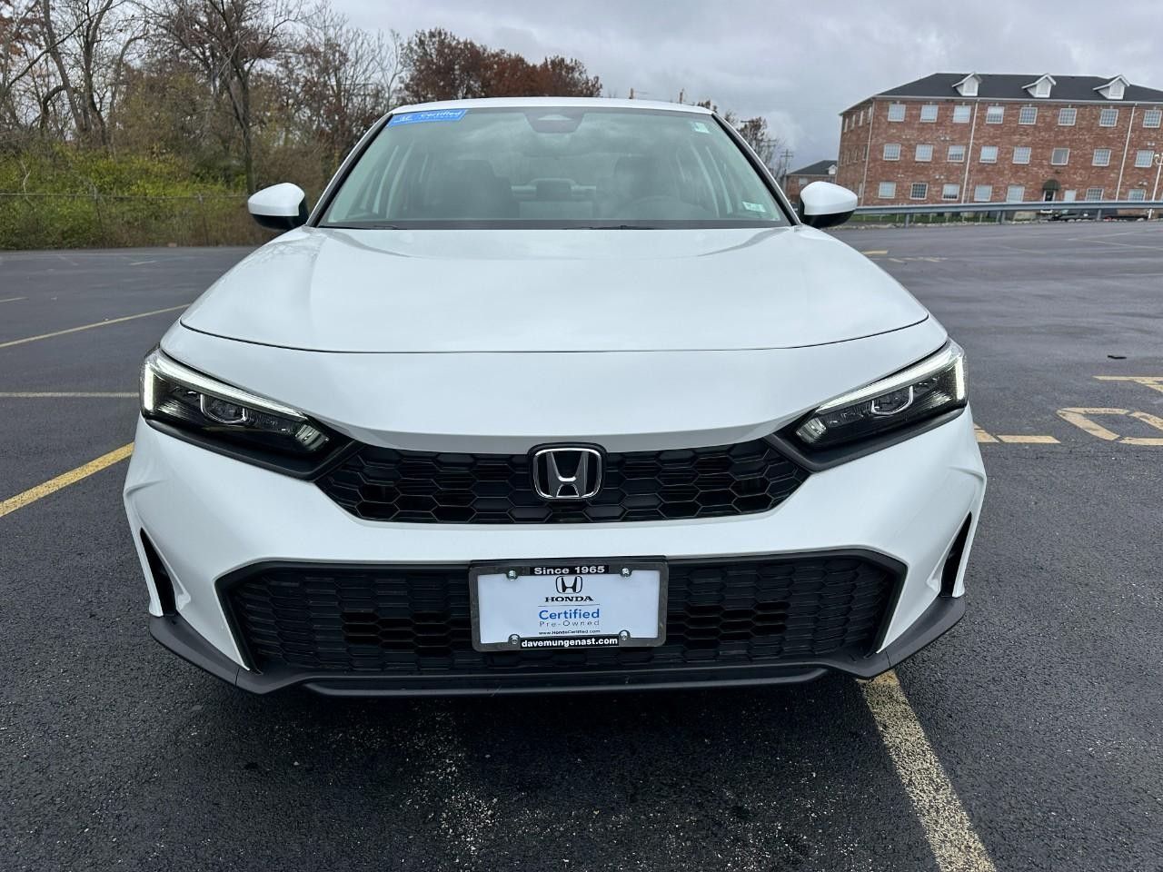 Honda Civic Sedan Vehicle Full-screen Gallery Image 08