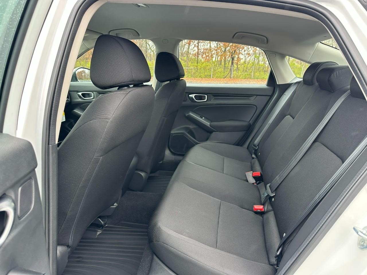 Honda Civic Sedan Vehicle Full-screen Gallery Image 09