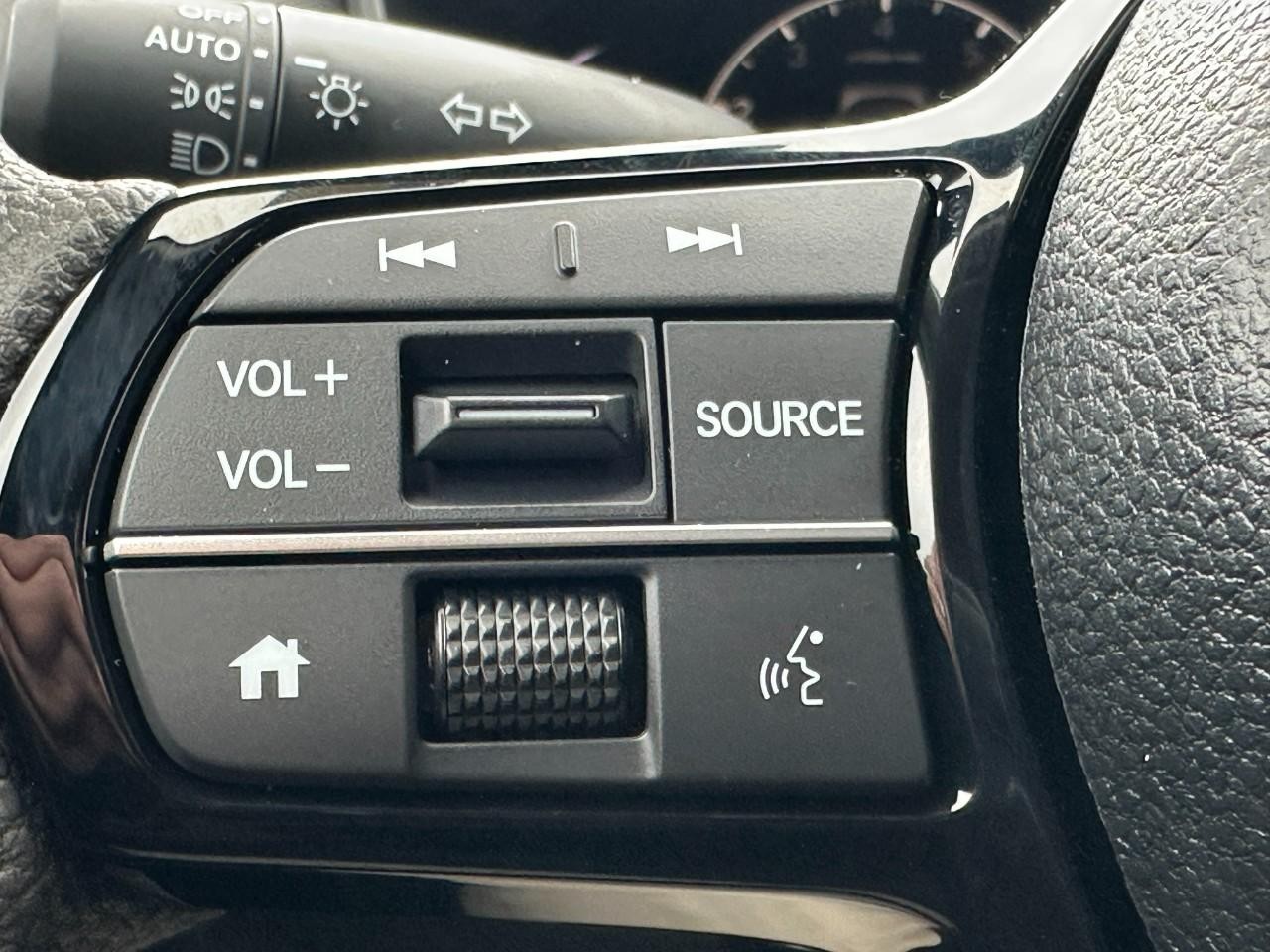 Honda Civic Sedan Vehicle Full-screen Gallery Image 17