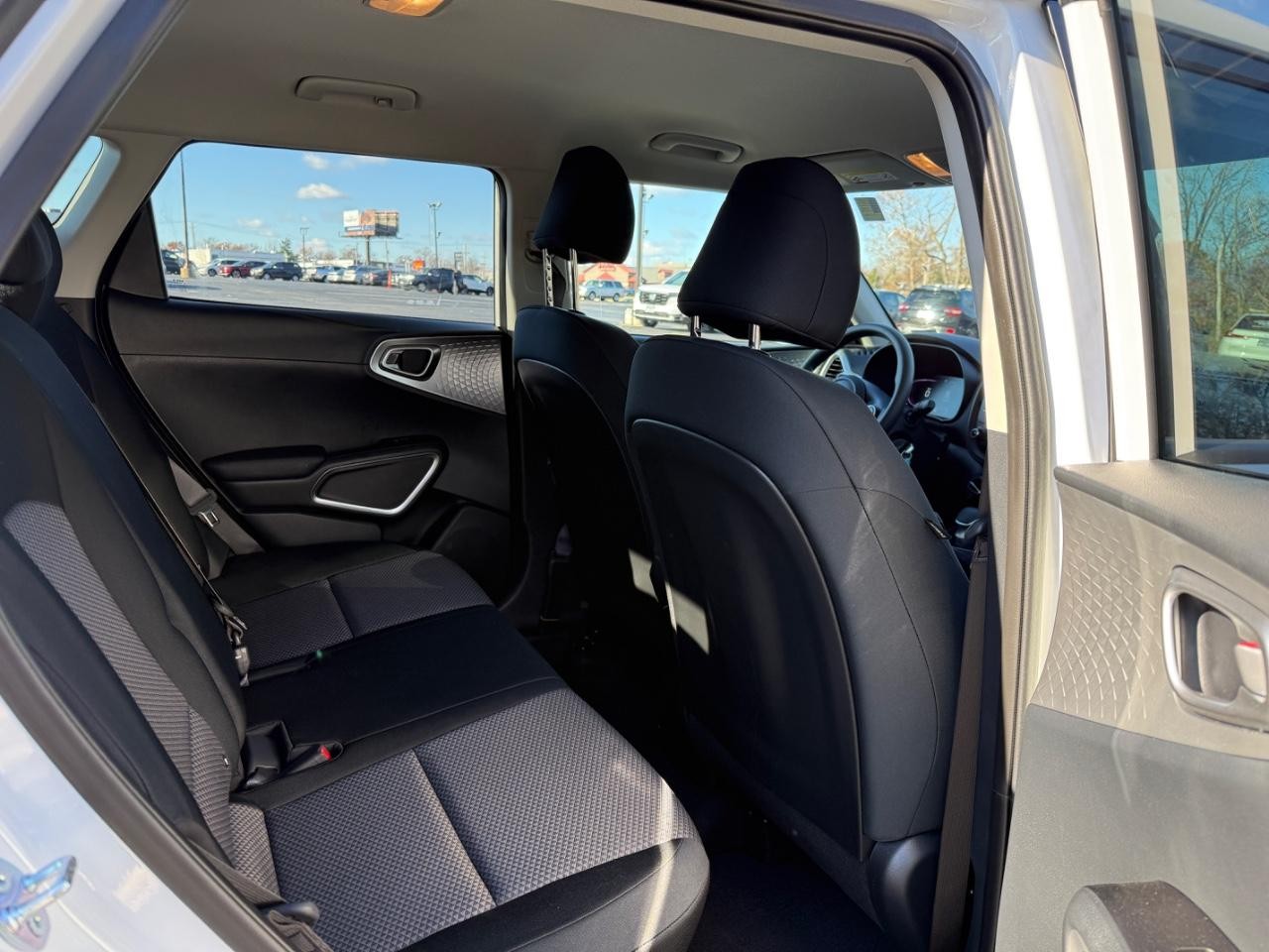 Kia Soul Vehicle Full-screen Gallery Image 10