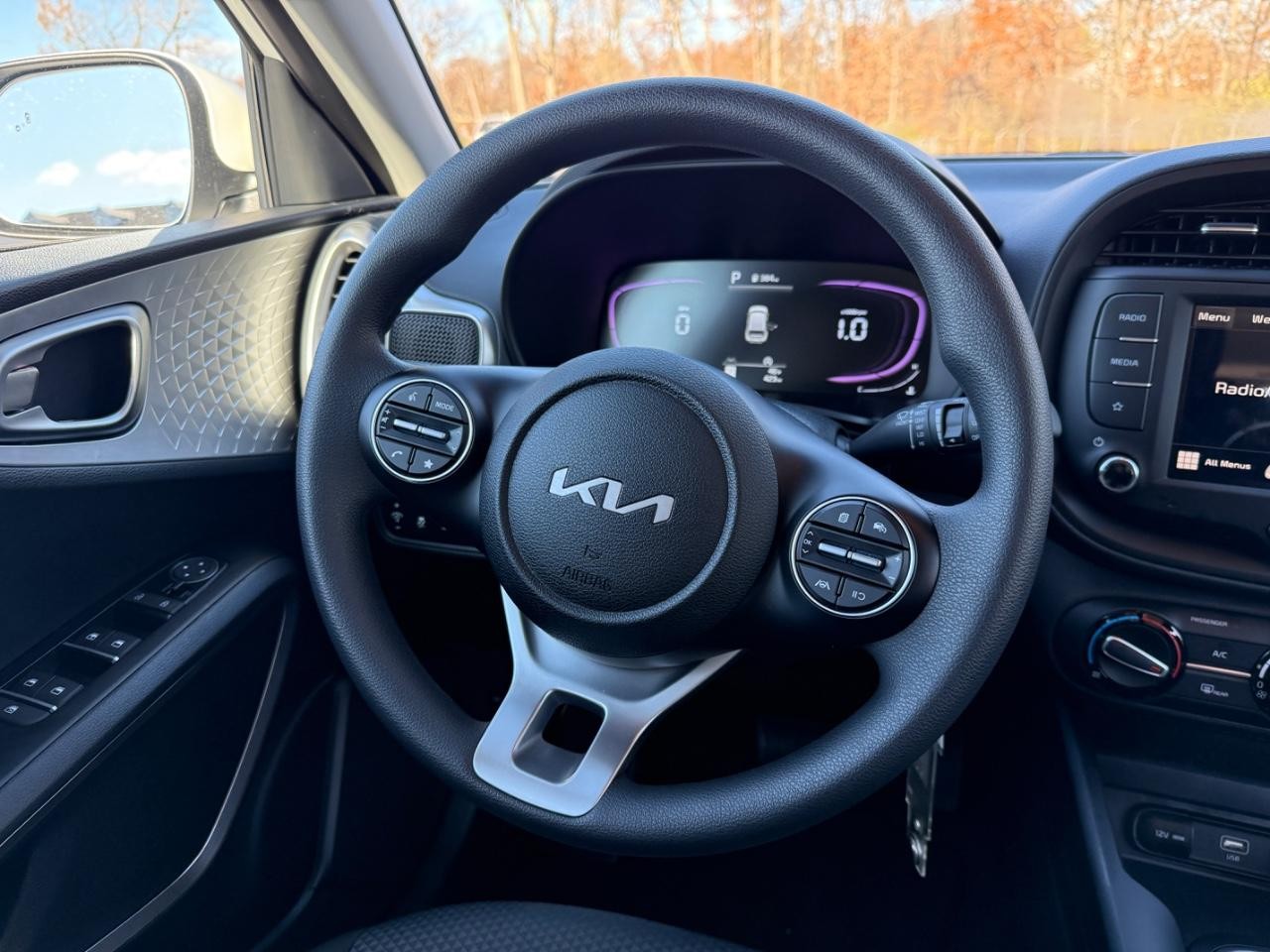 Kia Soul Vehicle Full-screen Gallery Image 12