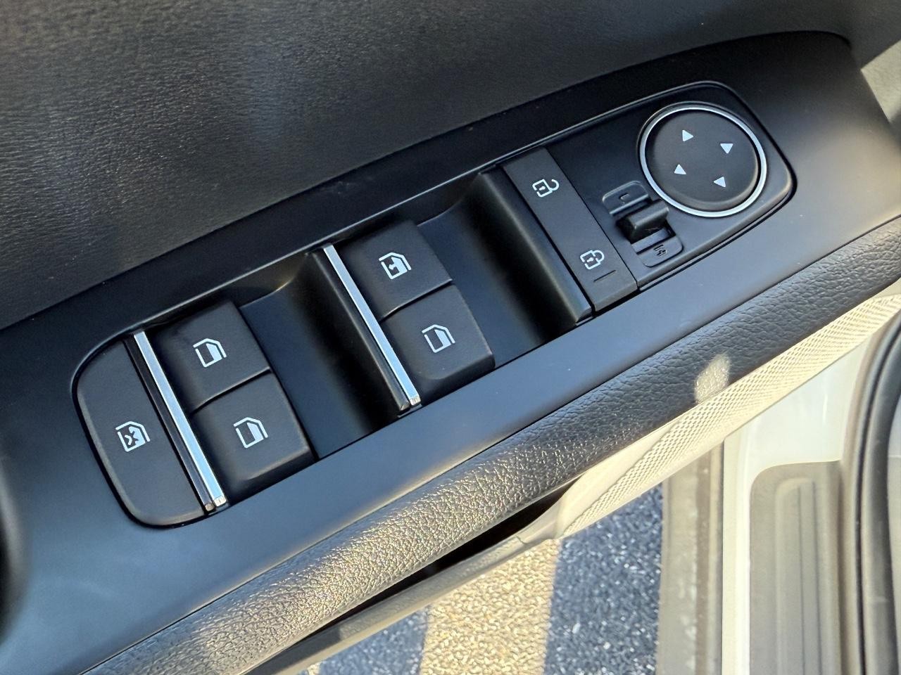 Kia Soul Vehicle Full-screen Gallery Image 14