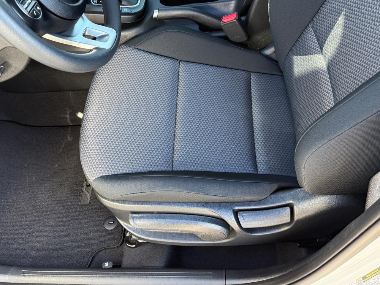 Kia Soul Vehicle Full-screen Gallery Image 15