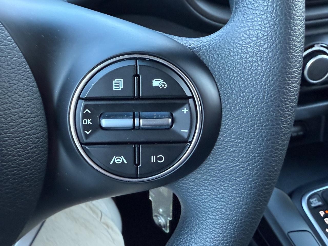 Kia Soul Vehicle Full-screen Gallery Image 17