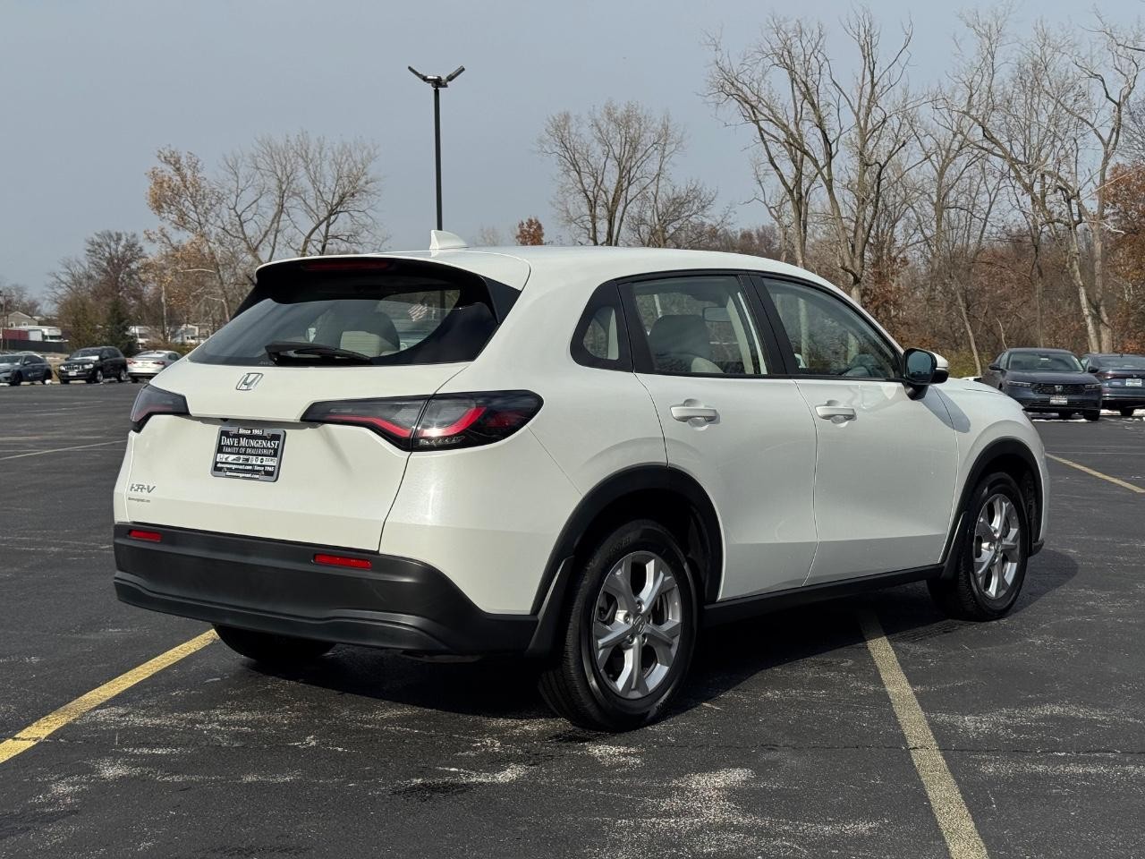 Honda HR-V Vehicle Full-screen Gallery Image 03