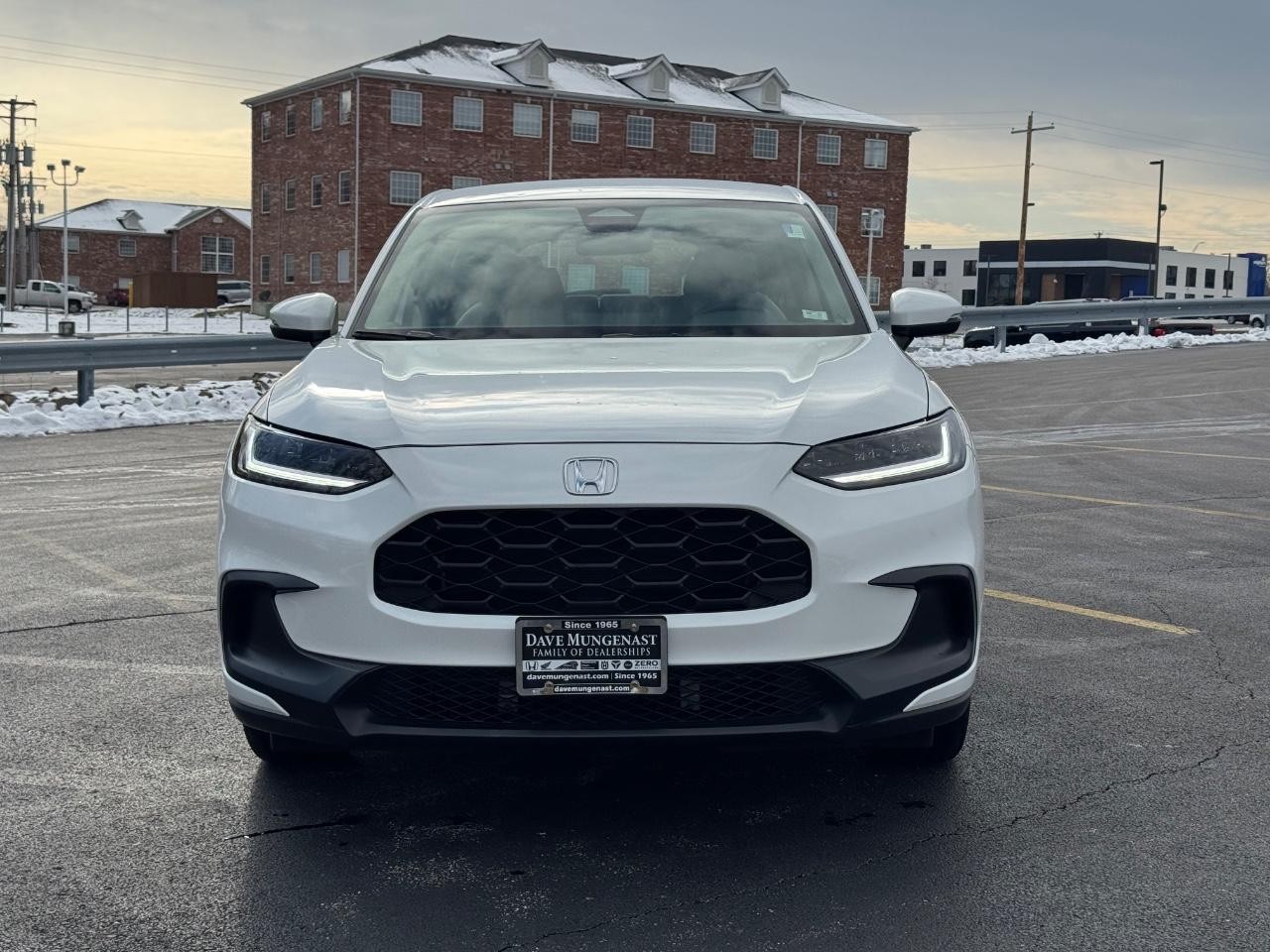 Honda HR-V Vehicle Full-screen Gallery Image 09