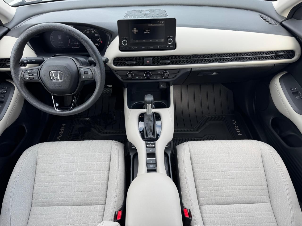 Honda HR-V Vehicle Full-screen Gallery Image 11