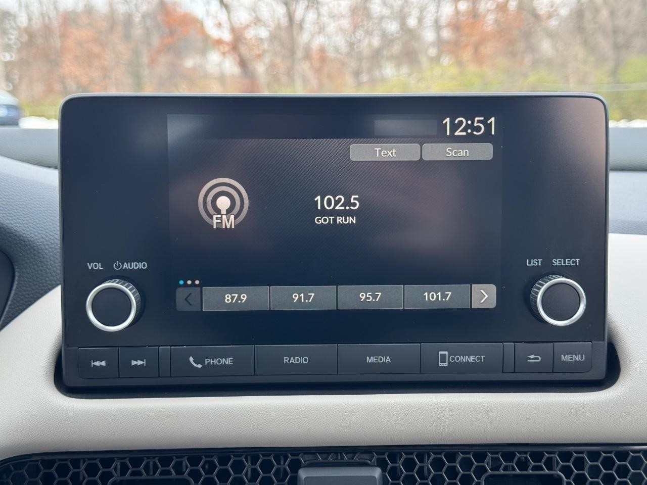 Honda HR-V Vehicle Full-screen Gallery Image 13