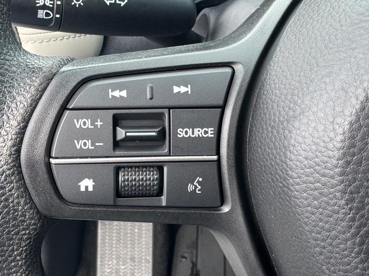 Honda HR-V Vehicle Full-screen Gallery Image 20