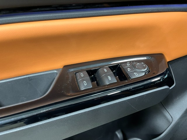 Honda Prologue Vehicle Full-screen Gallery Image 14