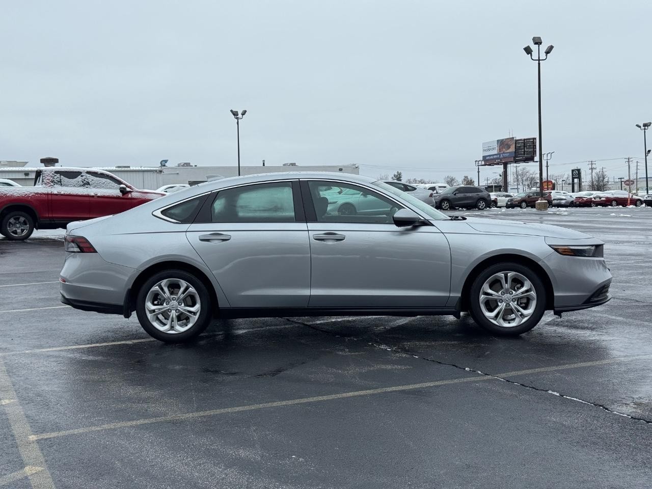 Honda Accord Sedan Vehicle Full-screen Gallery Image 02