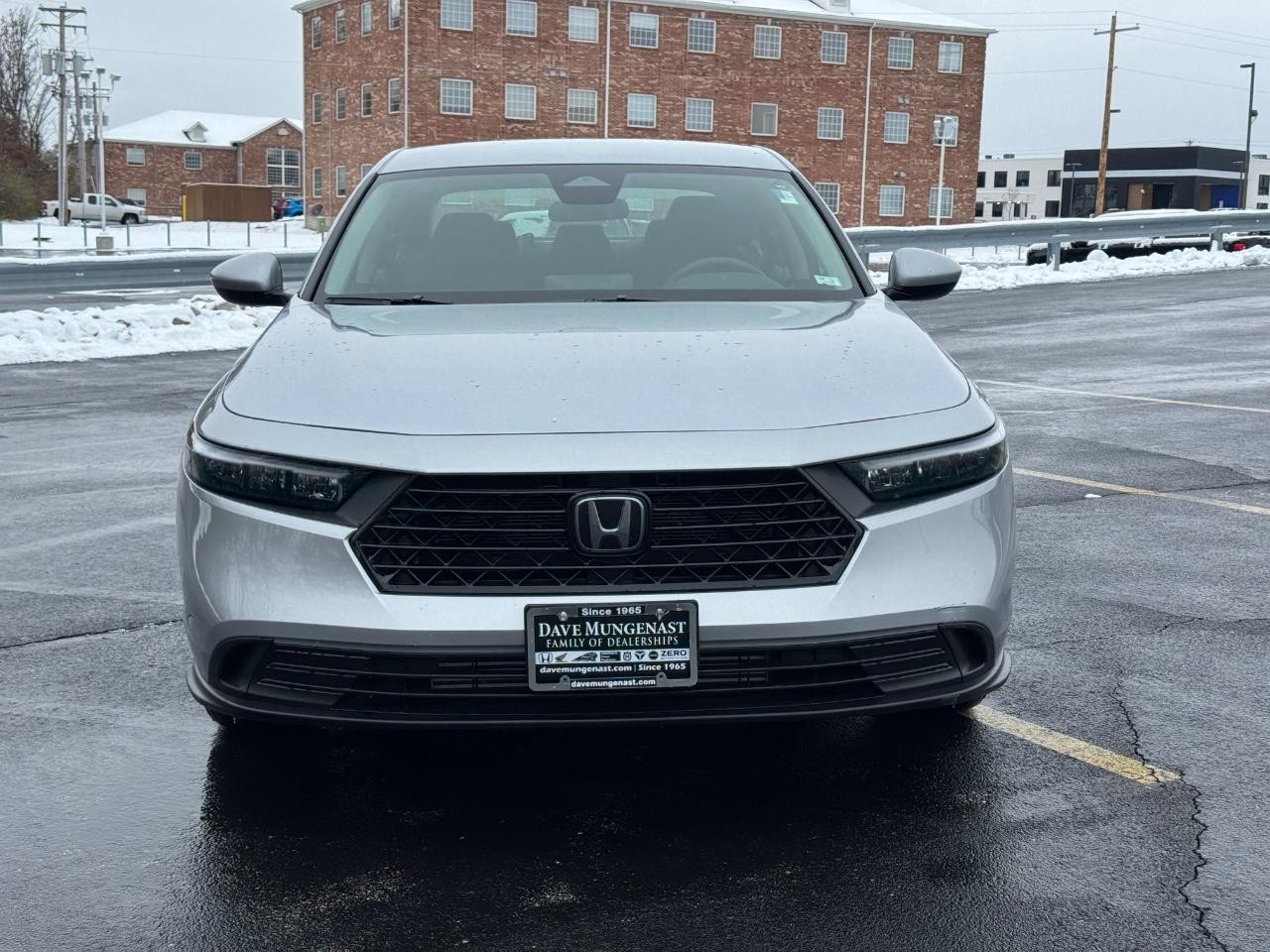 Honda Accord Sedan Vehicle Full-screen Gallery Image 09