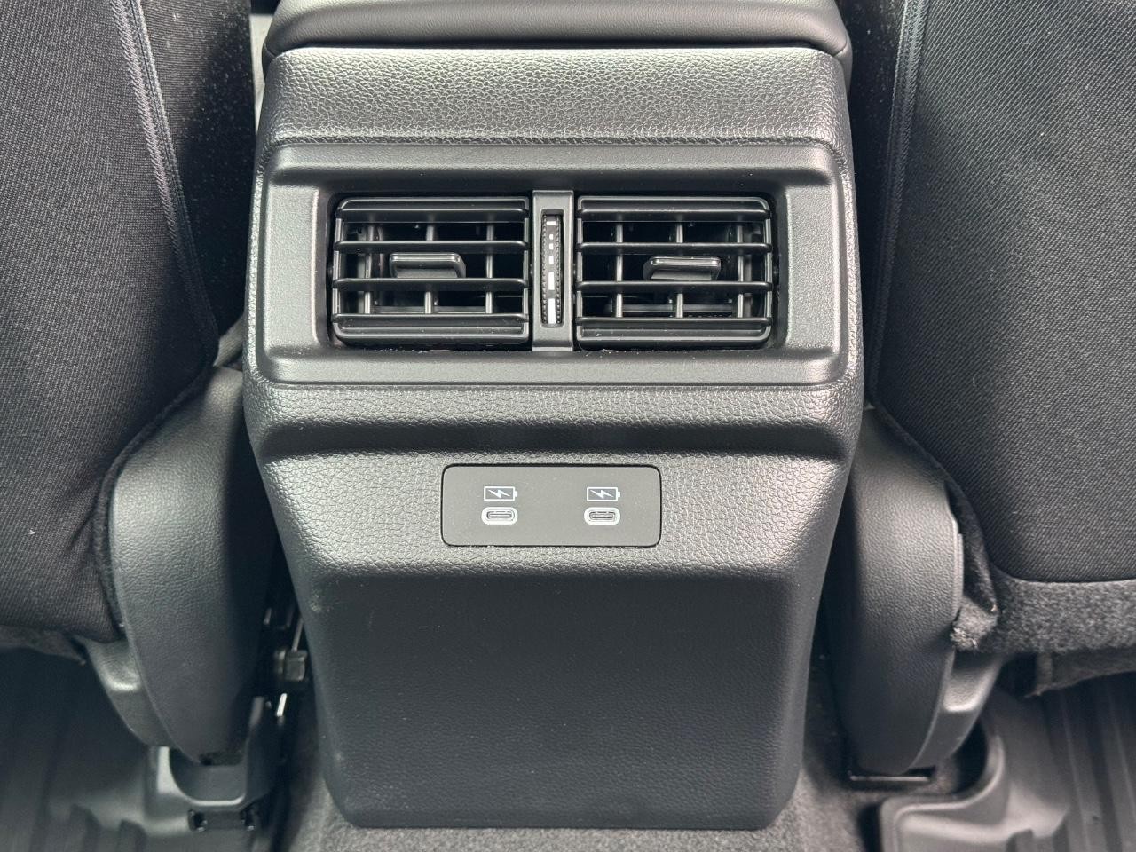 Honda Accord Sedan Vehicle Full-screen Gallery Image 16