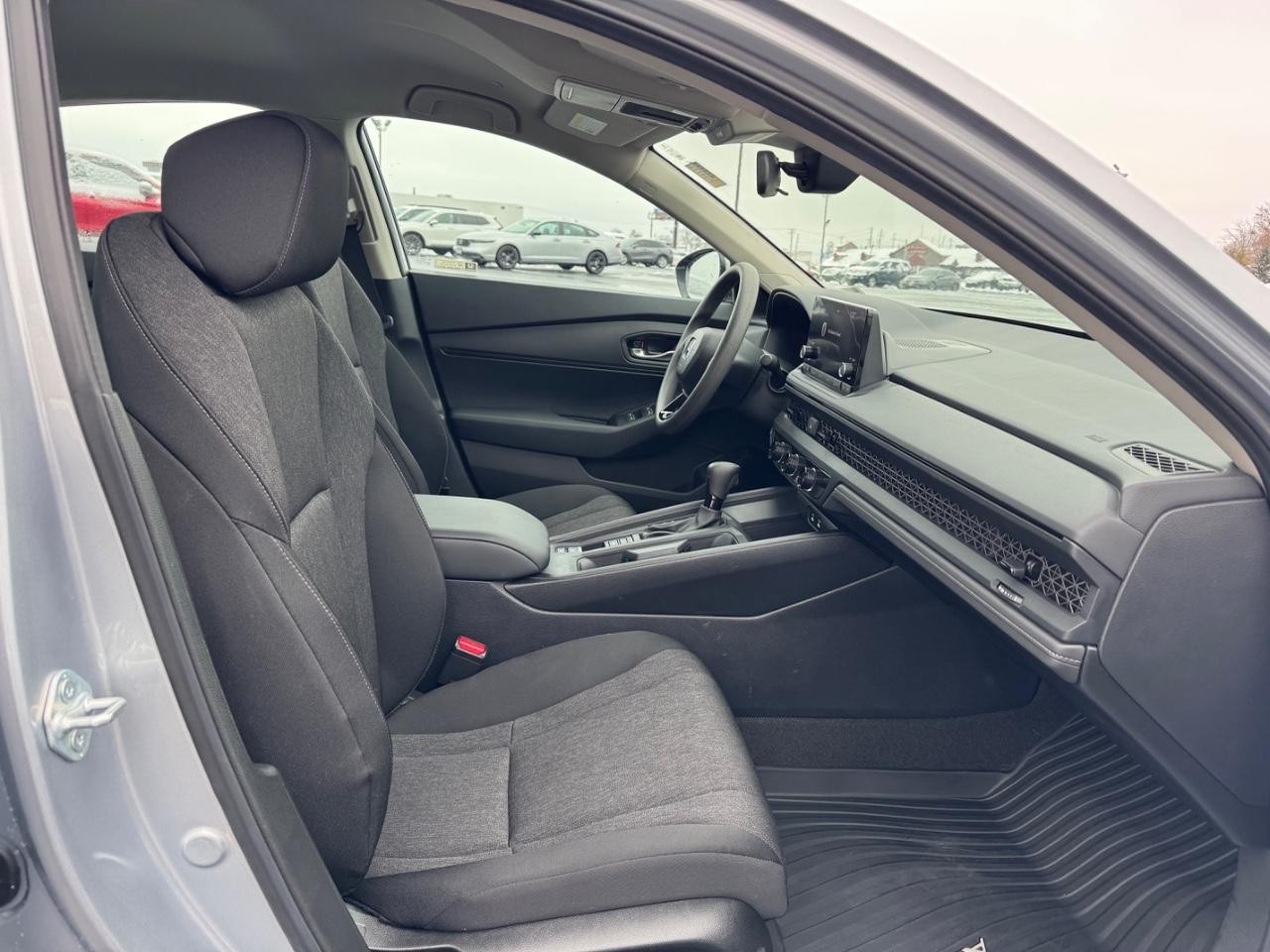 Honda Accord Sedan Vehicle Full-screen Gallery Image 17