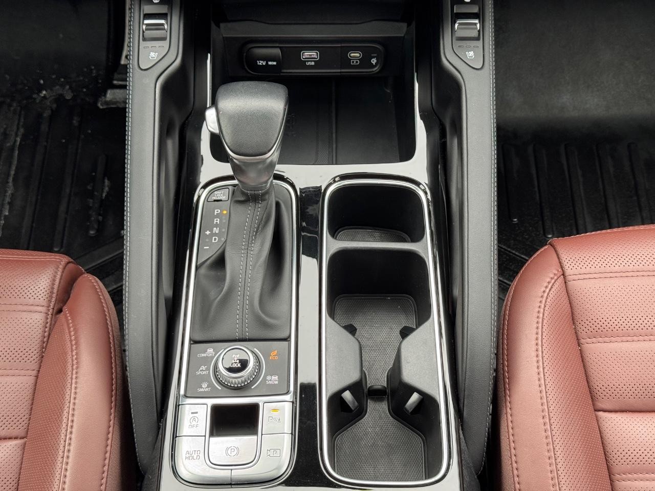 Kia Telluride Vehicle Full-screen Gallery Image 16