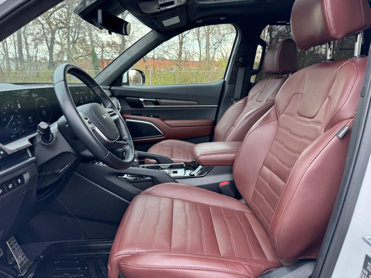 Kia Telluride Vehicle Full-screen Gallery Image 18