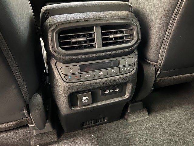 Honda Pilot Vehicle Full-screen Gallery Image 33