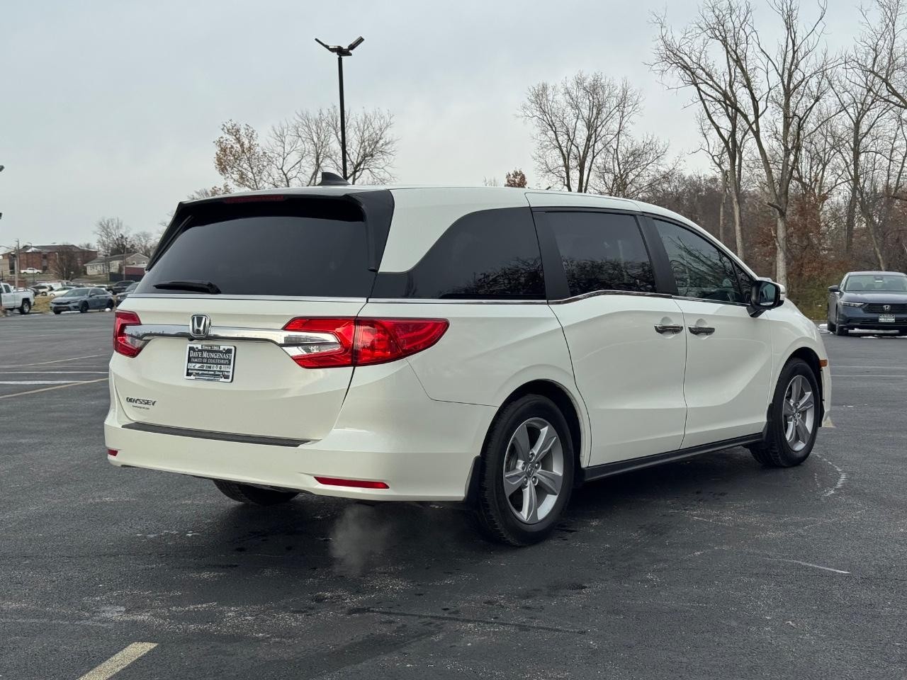 Honda Odyssey Vehicle Full-screen Gallery Image 03