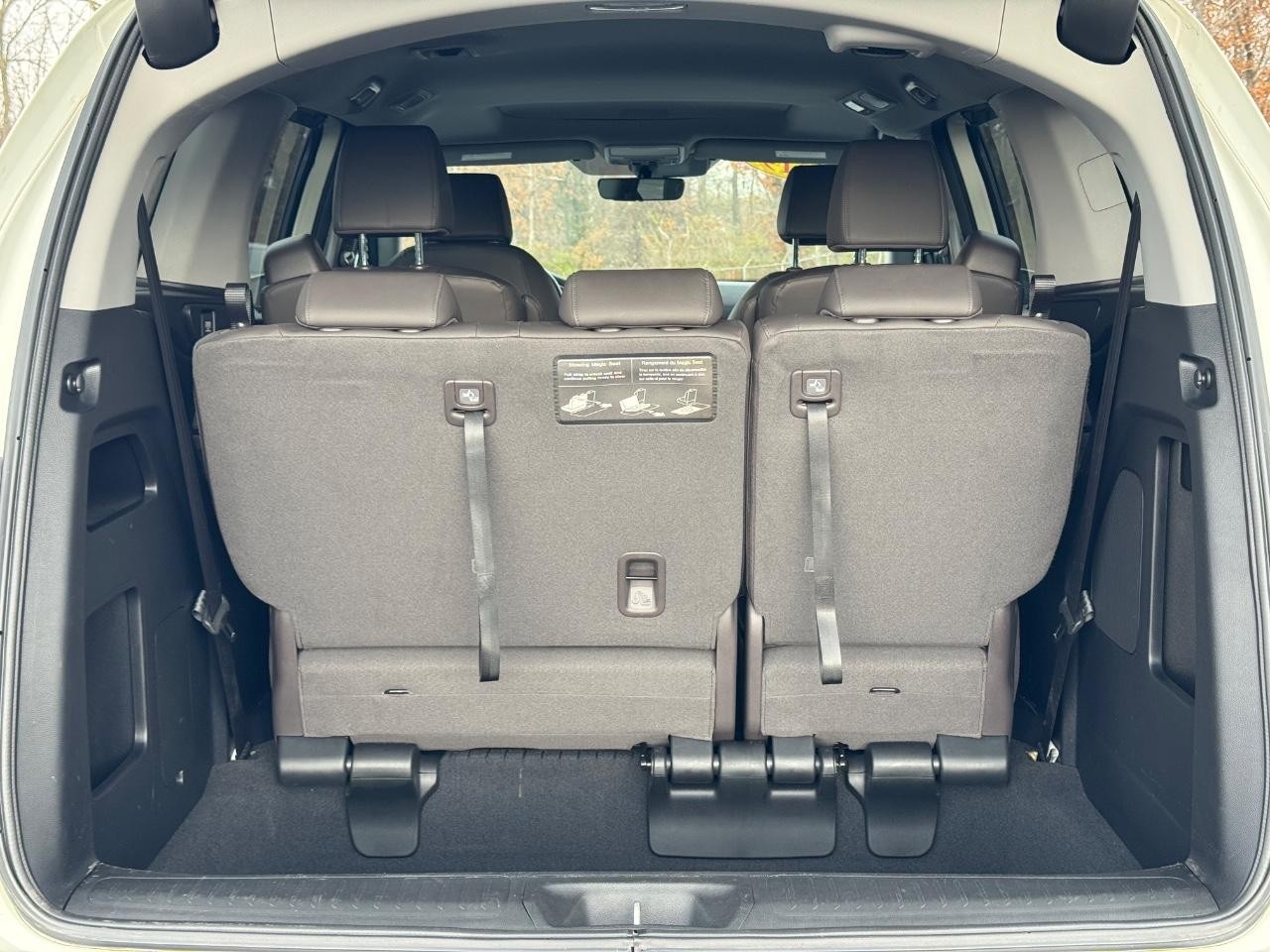 Honda Odyssey Vehicle Full-screen Gallery Image 04