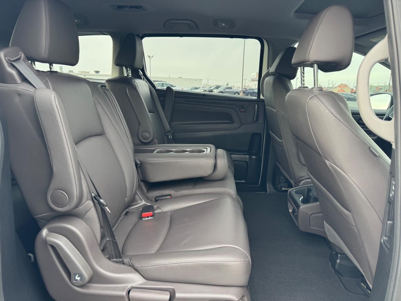 Honda Odyssey Vehicle Full-screen Gallery Image 10