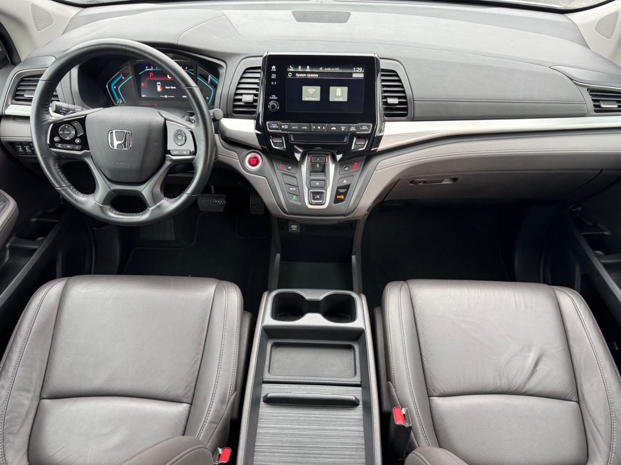 Honda Odyssey Vehicle Full-screen Gallery Image 12
