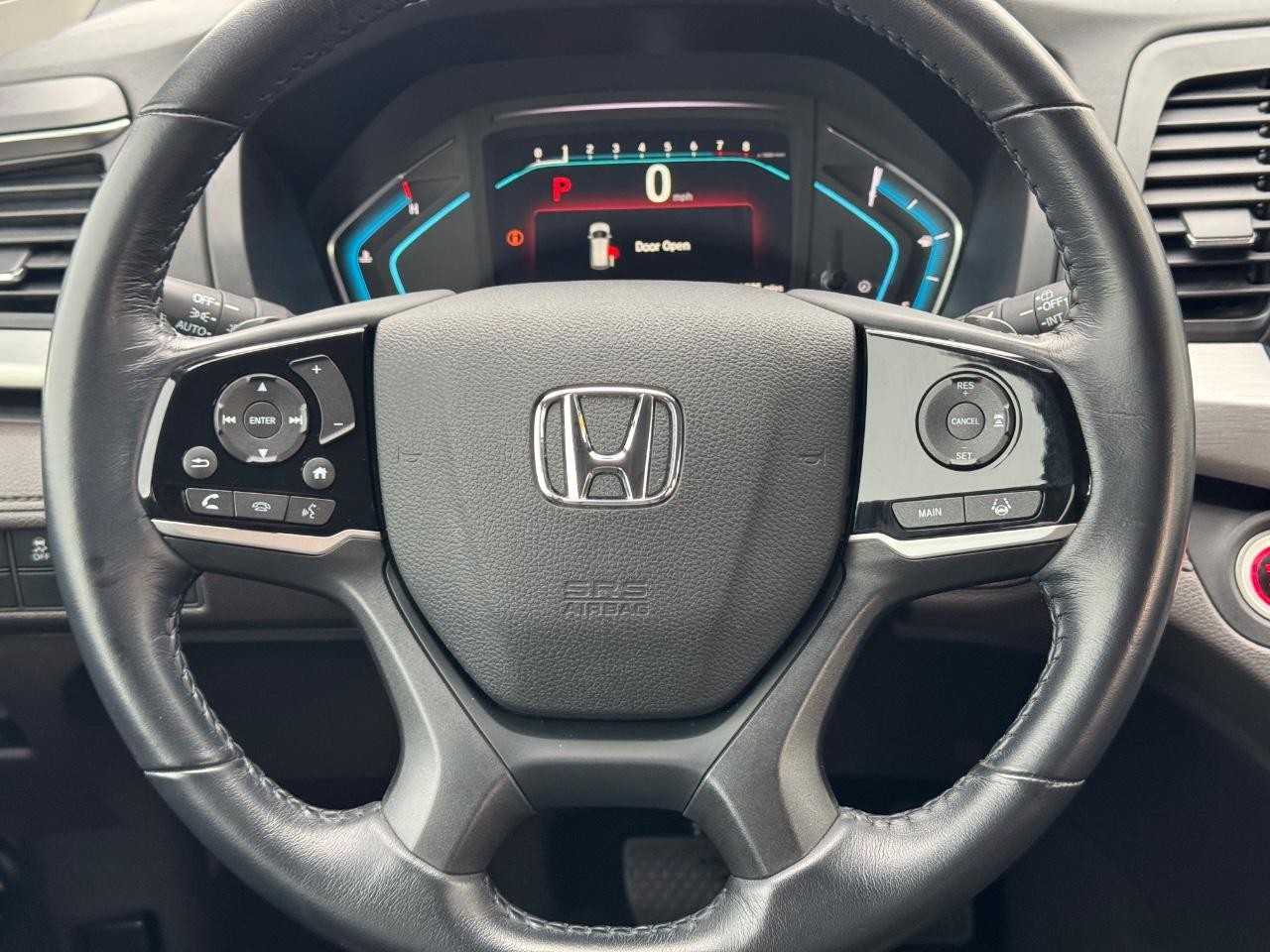 Honda Odyssey Vehicle Full-screen Gallery Image 13