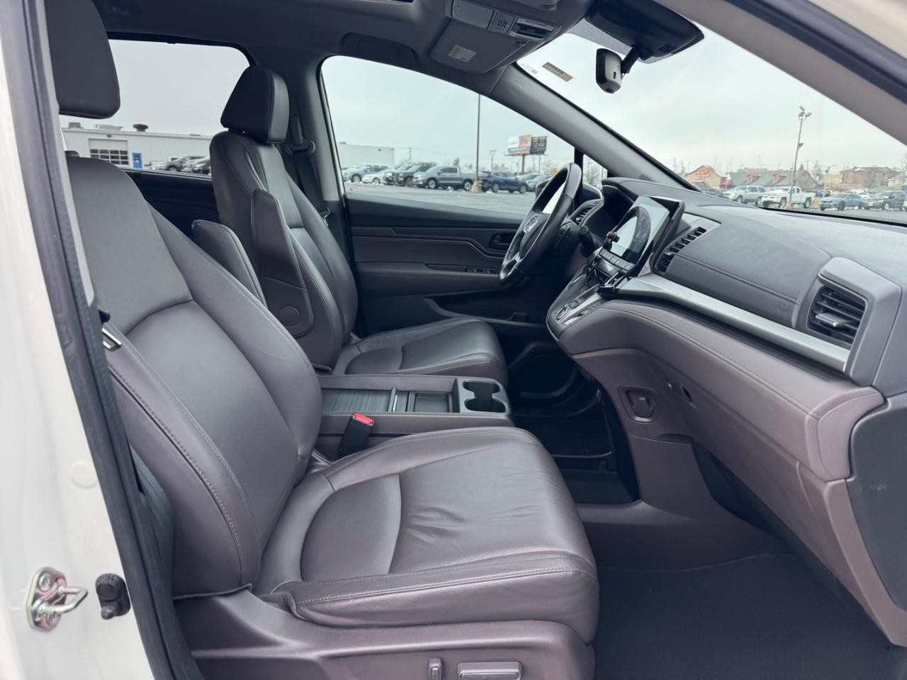 Honda Odyssey Vehicle Full-screen Gallery Image 16