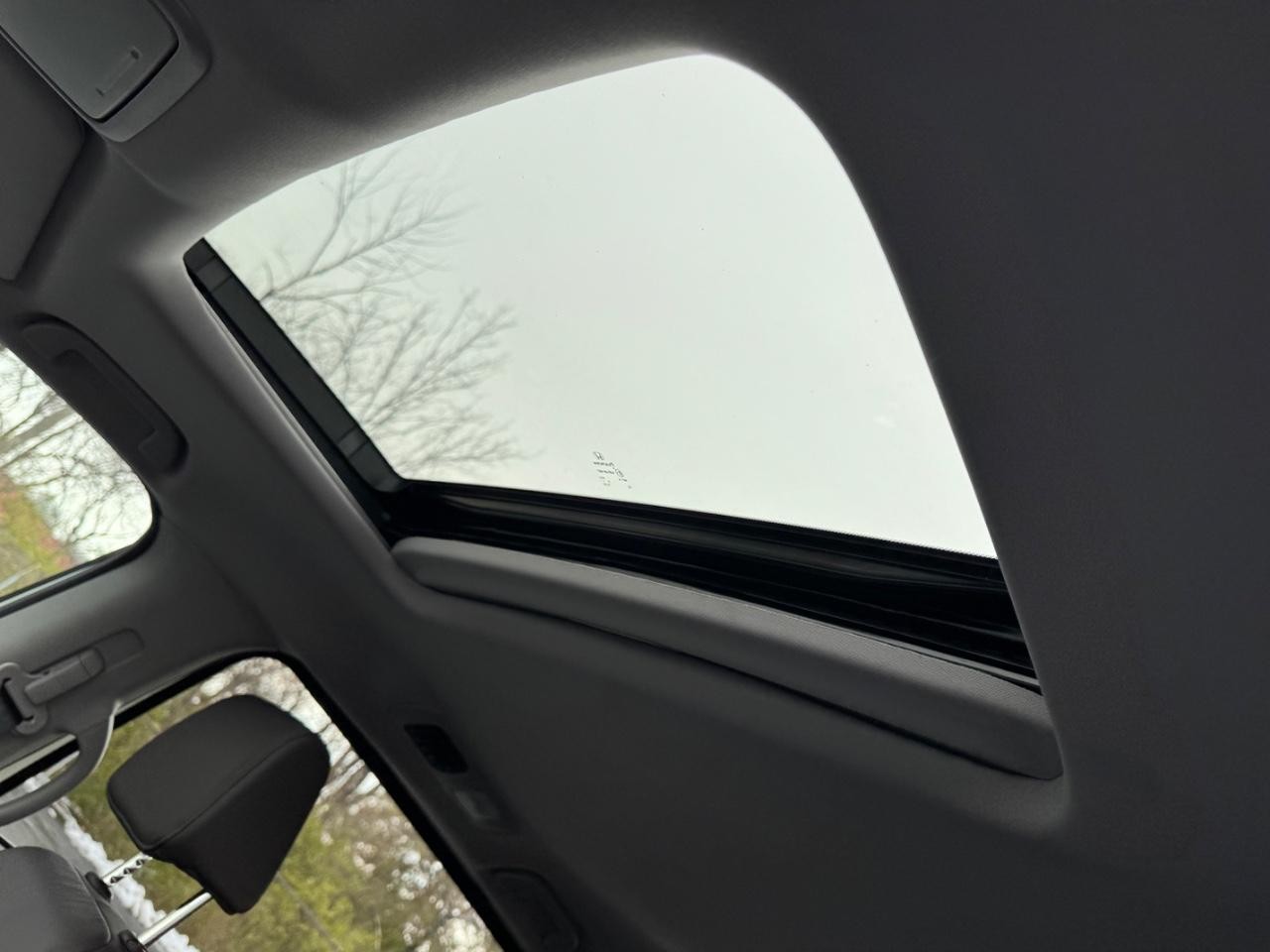 Honda Odyssey Vehicle Full-screen Gallery Image 18