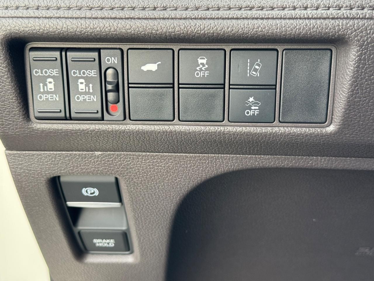 Honda Odyssey Vehicle Full-screen Gallery Image 22