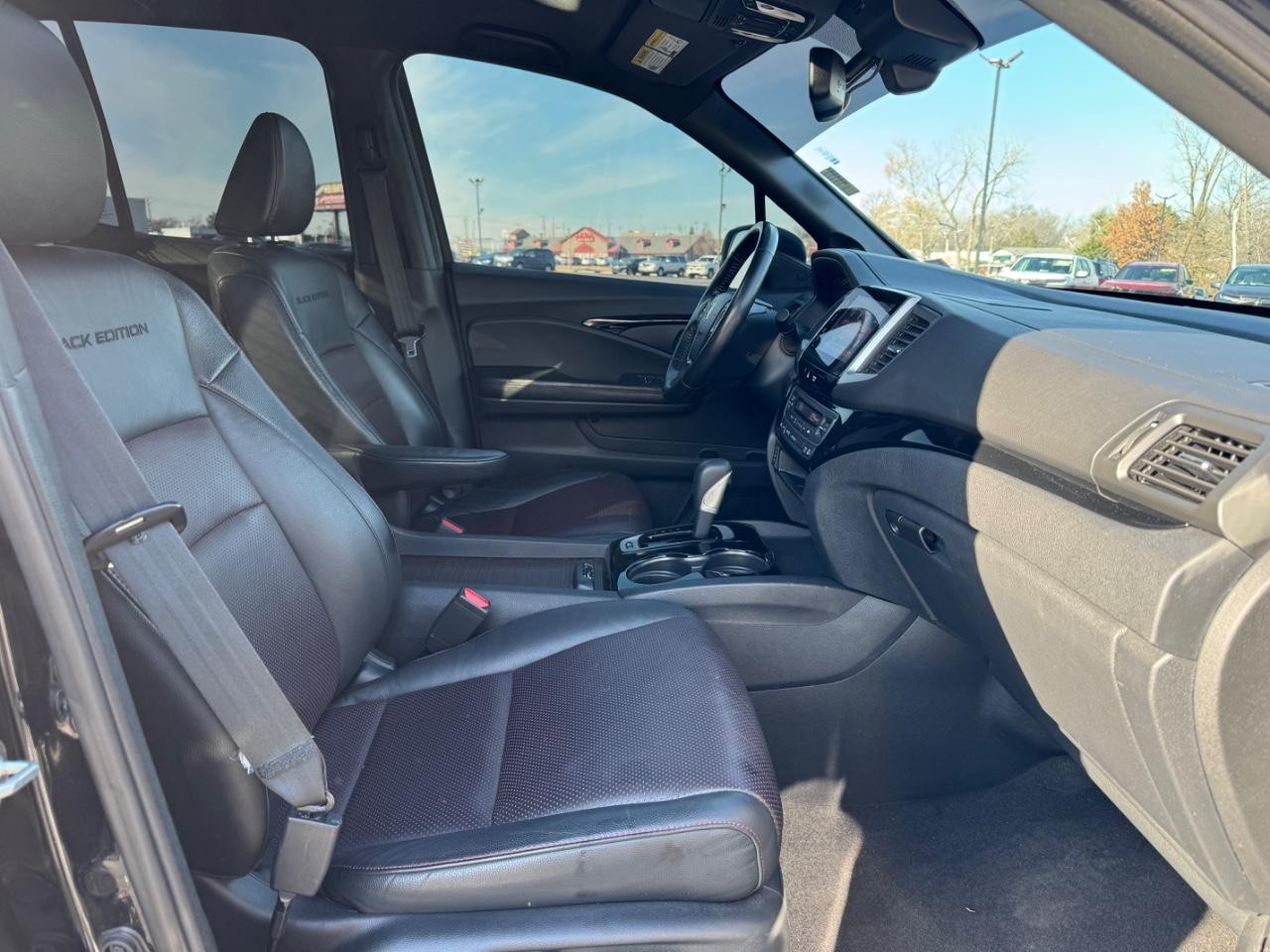 Honda Ridgeline Vehicle Full-screen Gallery Image 17