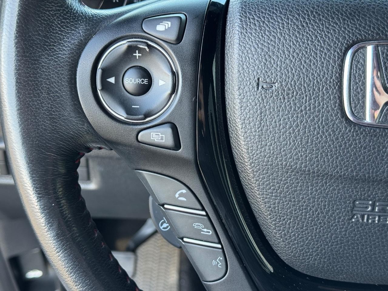 Honda Ridgeline Vehicle Full-screen Gallery Image 21