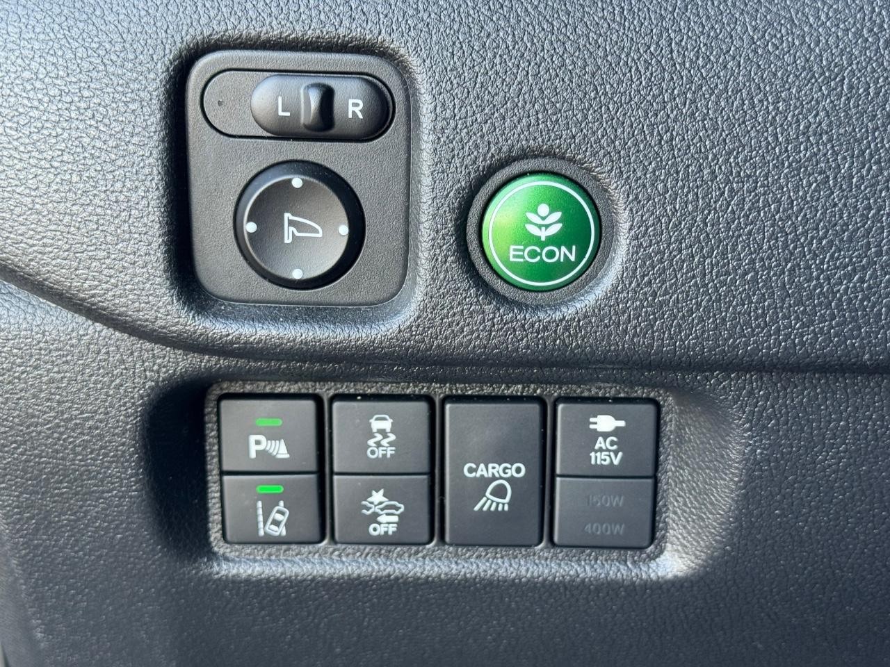 Honda Ridgeline Vehicle Full-screen Gallery Image 23